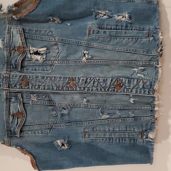 Woman jean vest - Picture 3 of 7